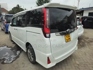 Toyota Noah 2018 White