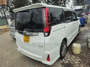 Toyota Noah 2018 White