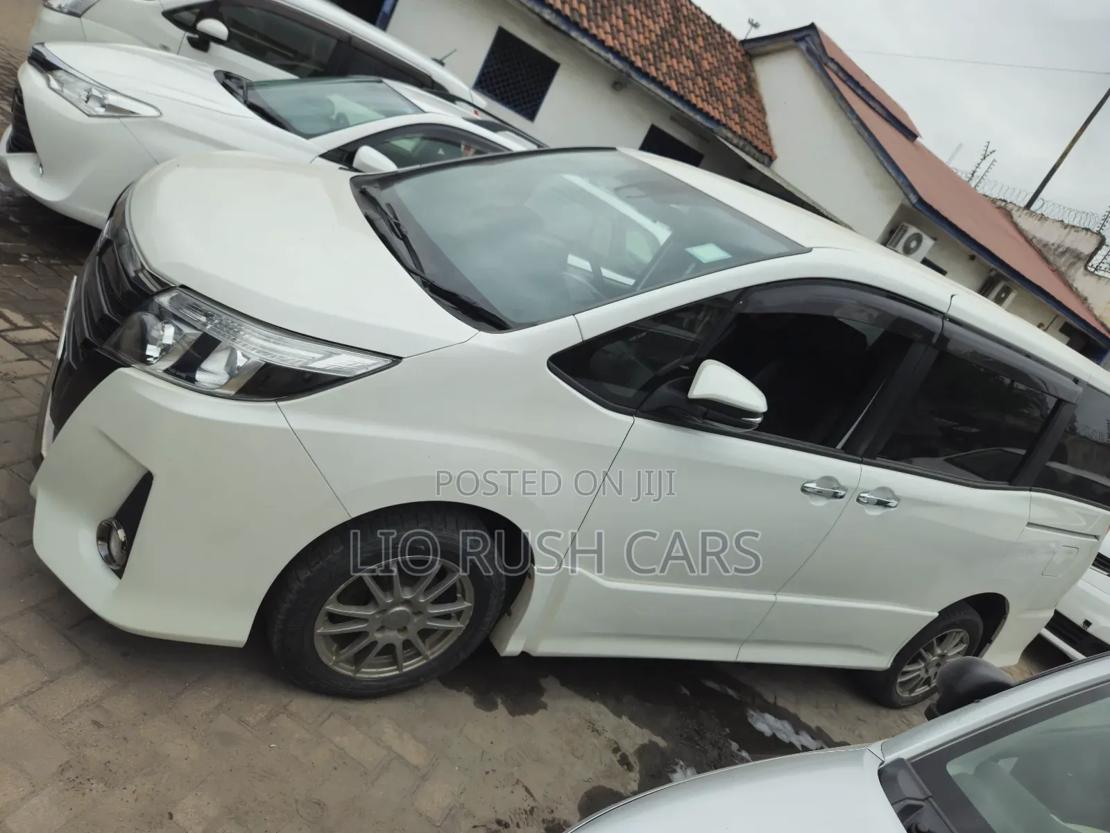 Toyota Noah 2018 White