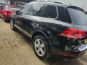 Volkswagen Touareg 2011 Black