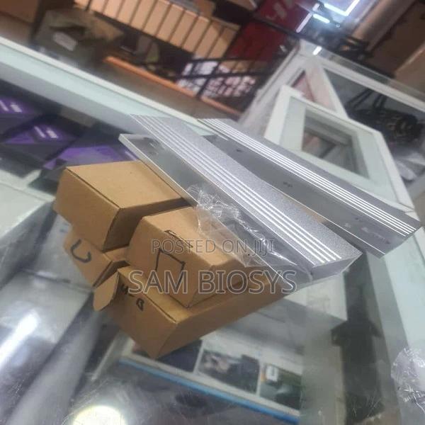 Glass Door U Bracket for Magnetic Bracket - main view