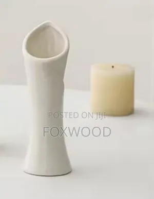 Ceramic Flower Shapely Leaf