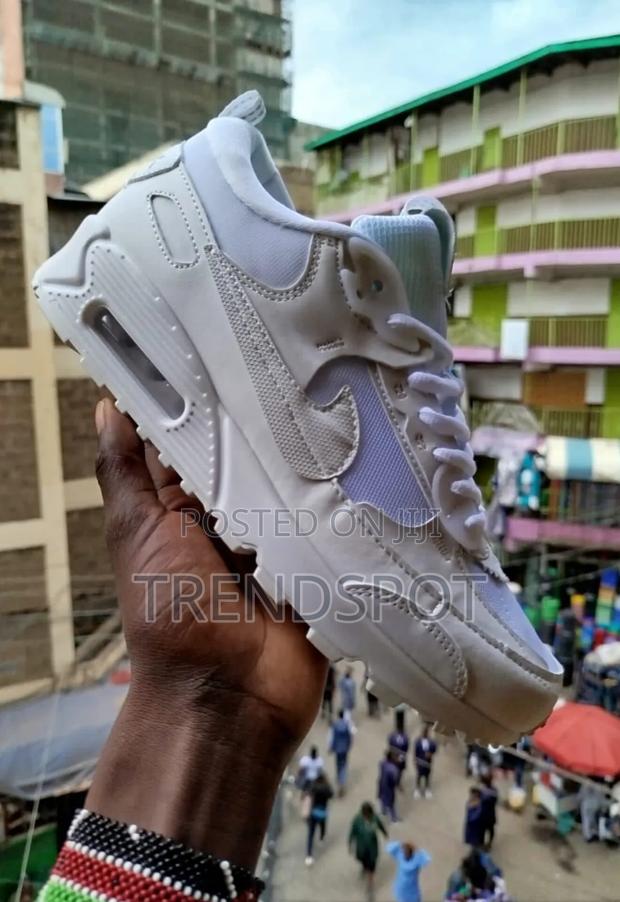 Quality:*Air Max 90 Faturah"Sizes 36-42 at 3300/=Ksh