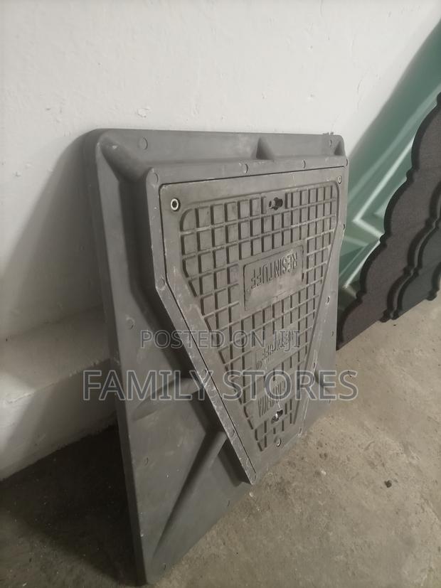 700*700mm Triangular Manhole Cover