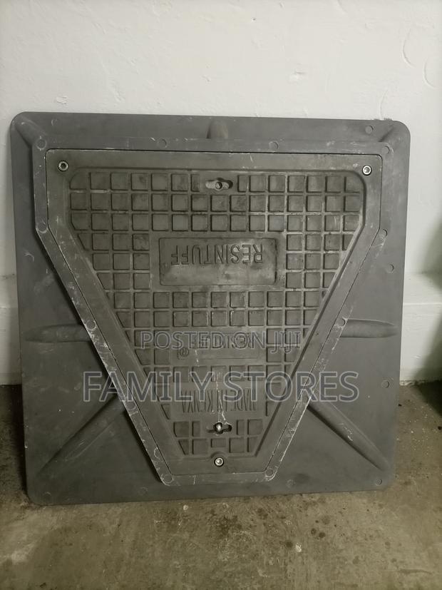 700*700mm Triangular Manhole Cover - thumbnail 2