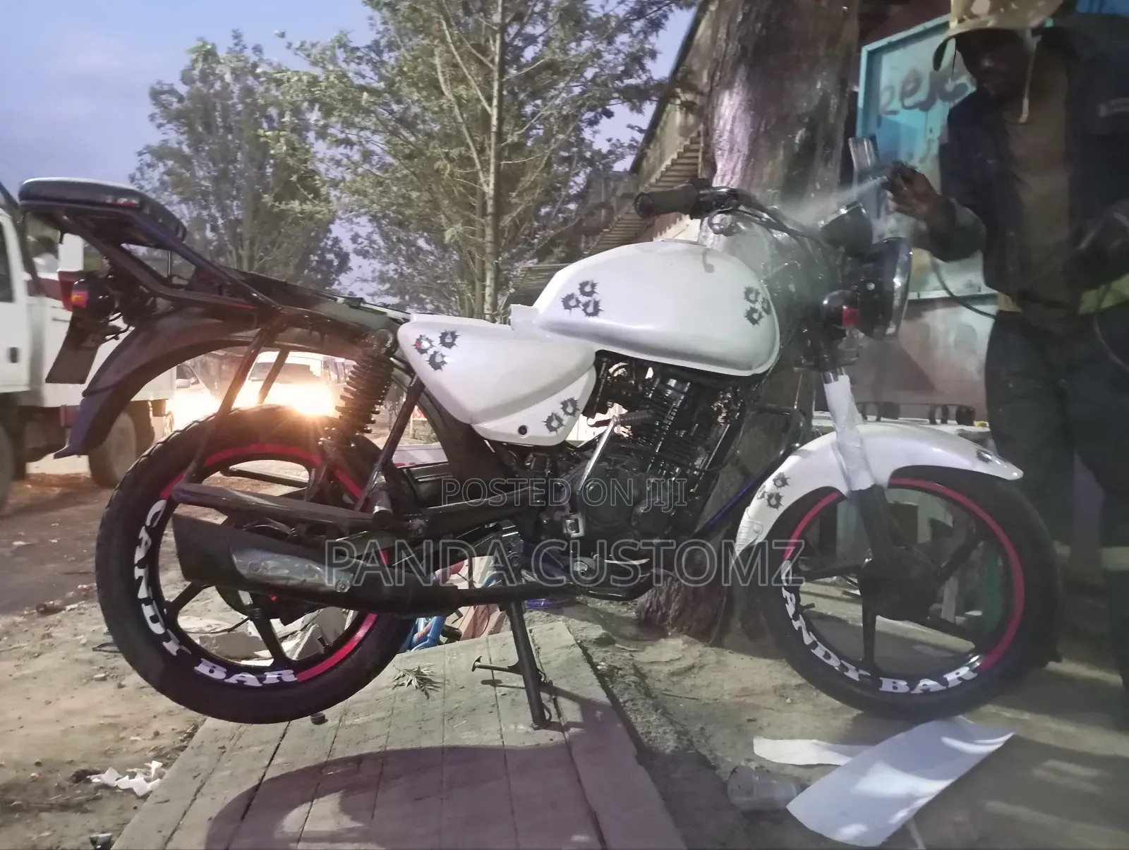 Motorbike Painting and Graffiti Customs