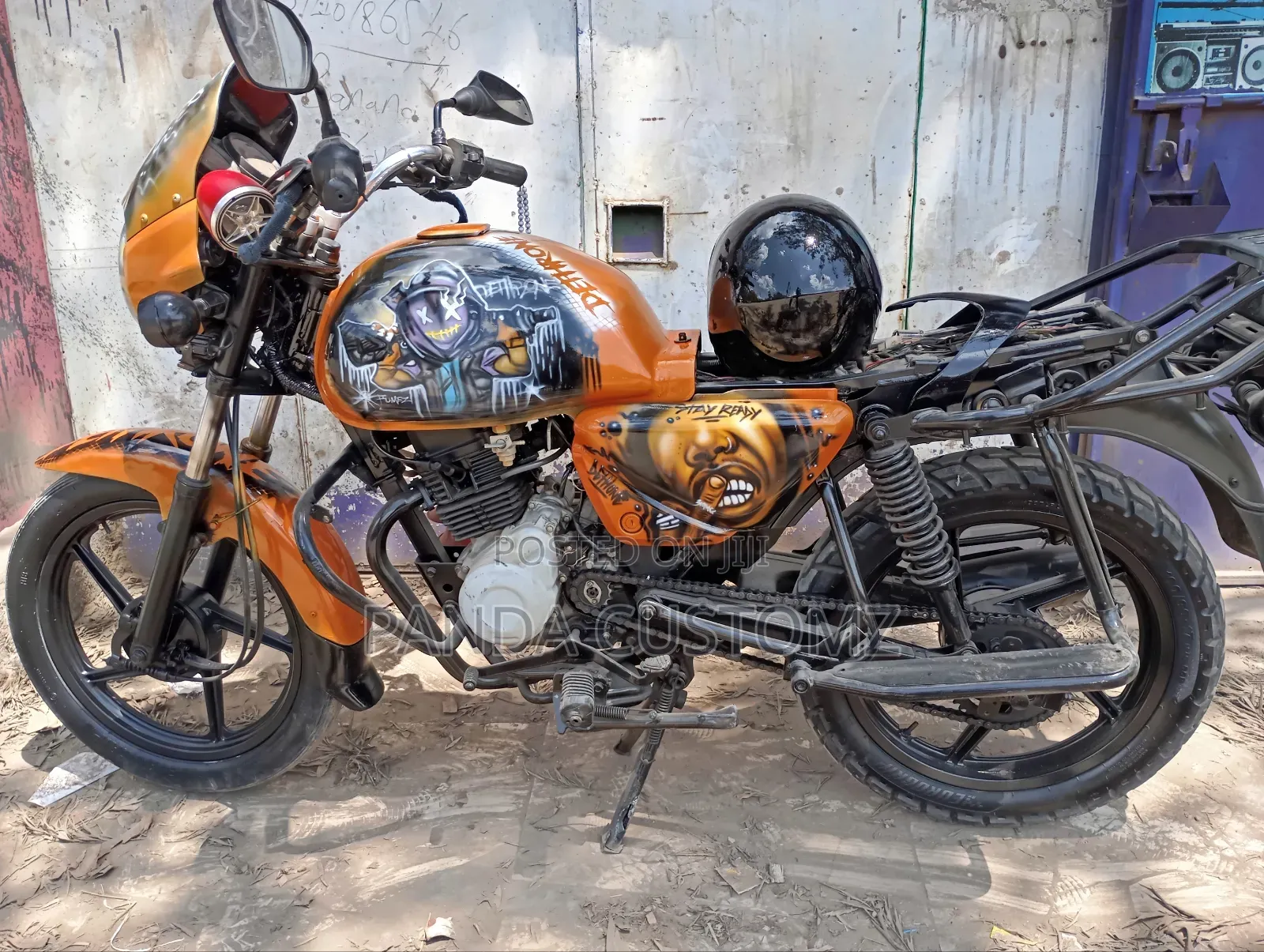 Motorbike Painting and Graffiti Customs