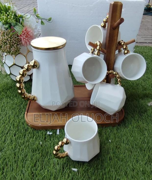 Luxurious Tea Set With Golden Handle* - main view