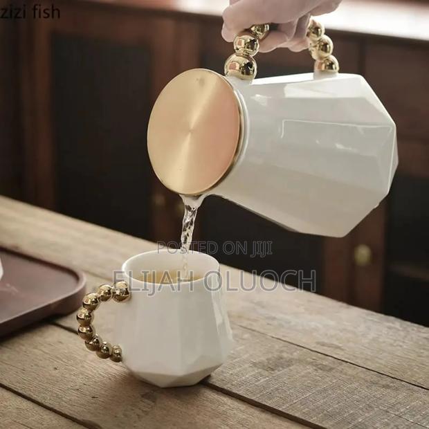 Luxurious Tea Set With Golden Handle* - thumbnail 2