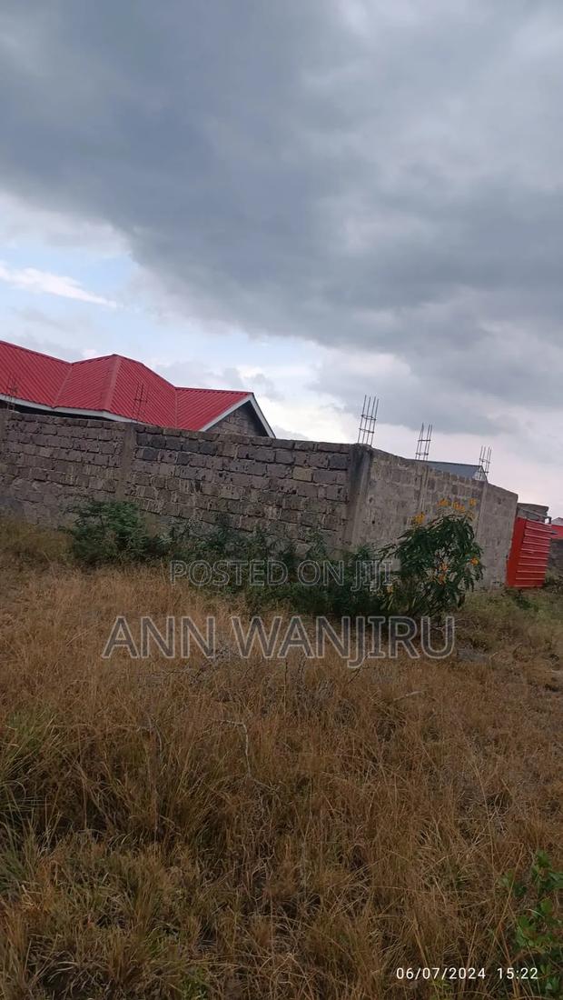 Plot With Incomplete House on Sale - thumbnail 3