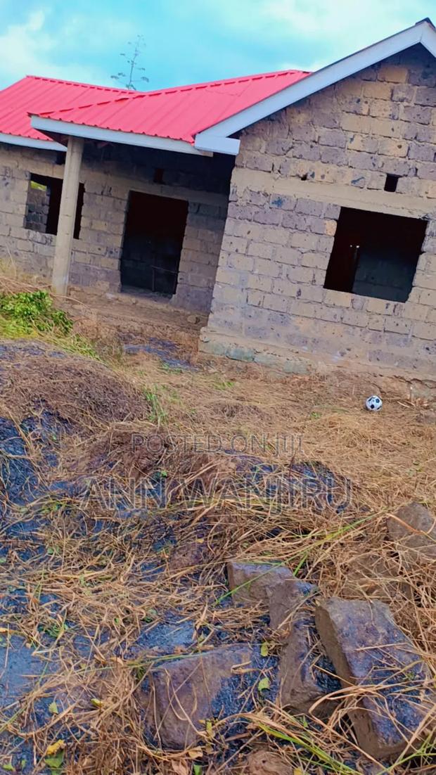 Plot With Incomplete House on Sale - thumbnail 4