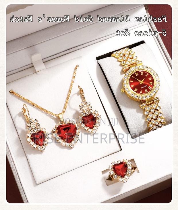 Golden Luxury Trendy Gift Set for Ladies*