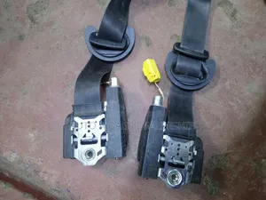 Volkswagen Tuareg Front Safety Belts Both.