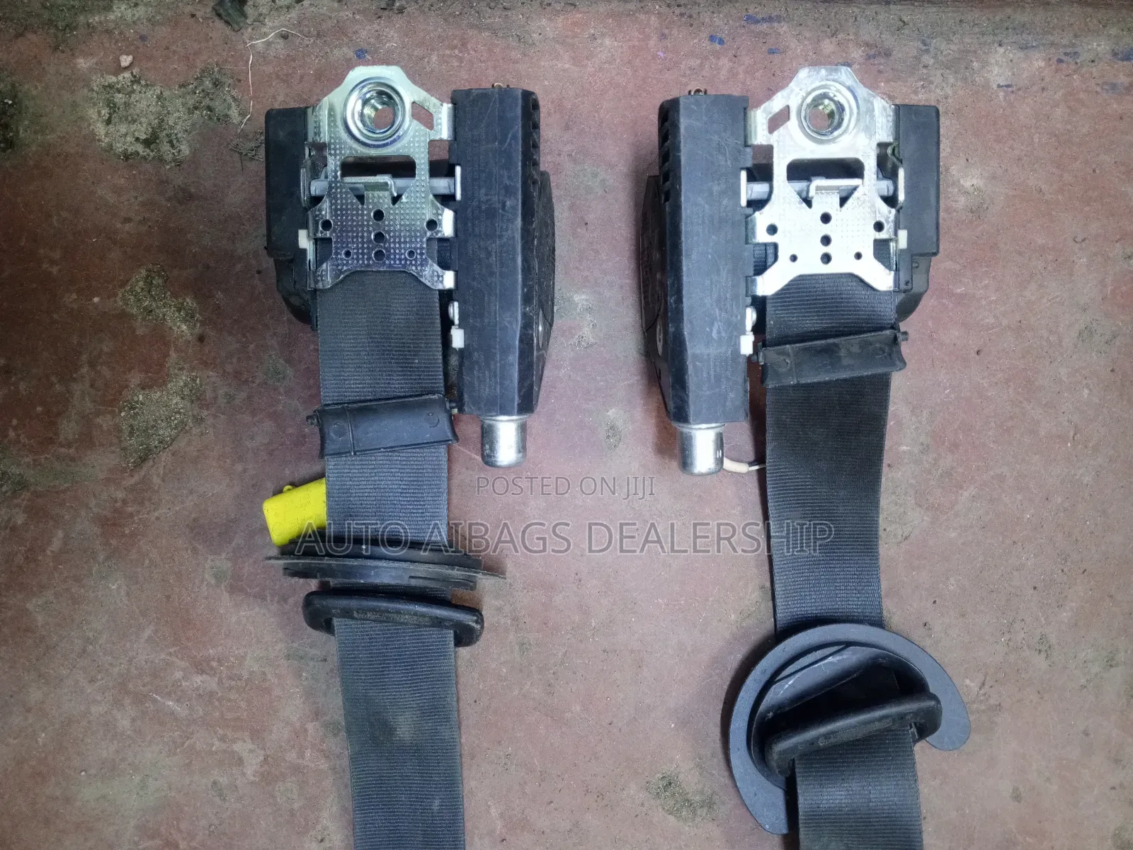 Volkswagen Tuareg Front Safety Belts Both.
