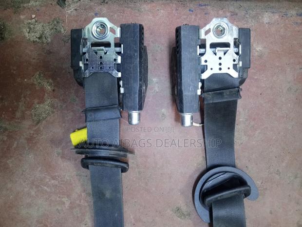 Volkswagen Tuareg Front Safety Belts Both. - thumbnail 2