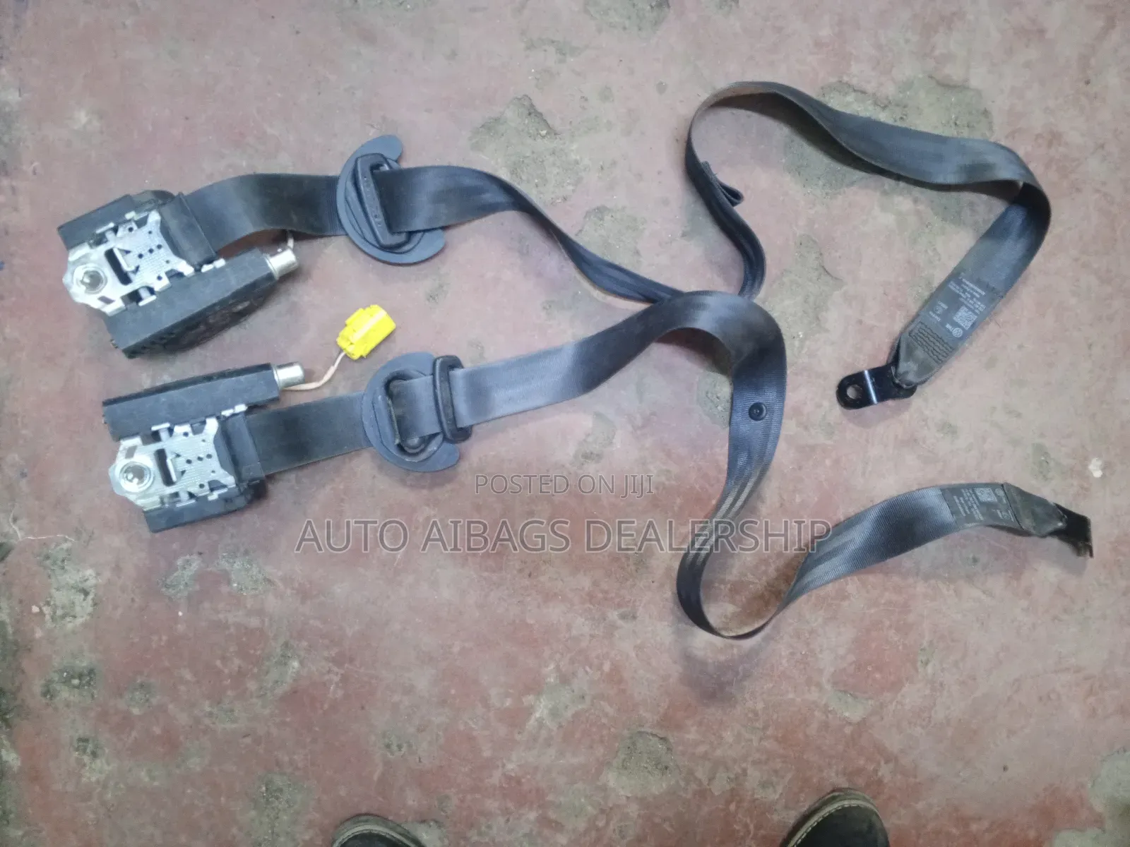 Volkswagen Tuareg Front Safety Belts Both.