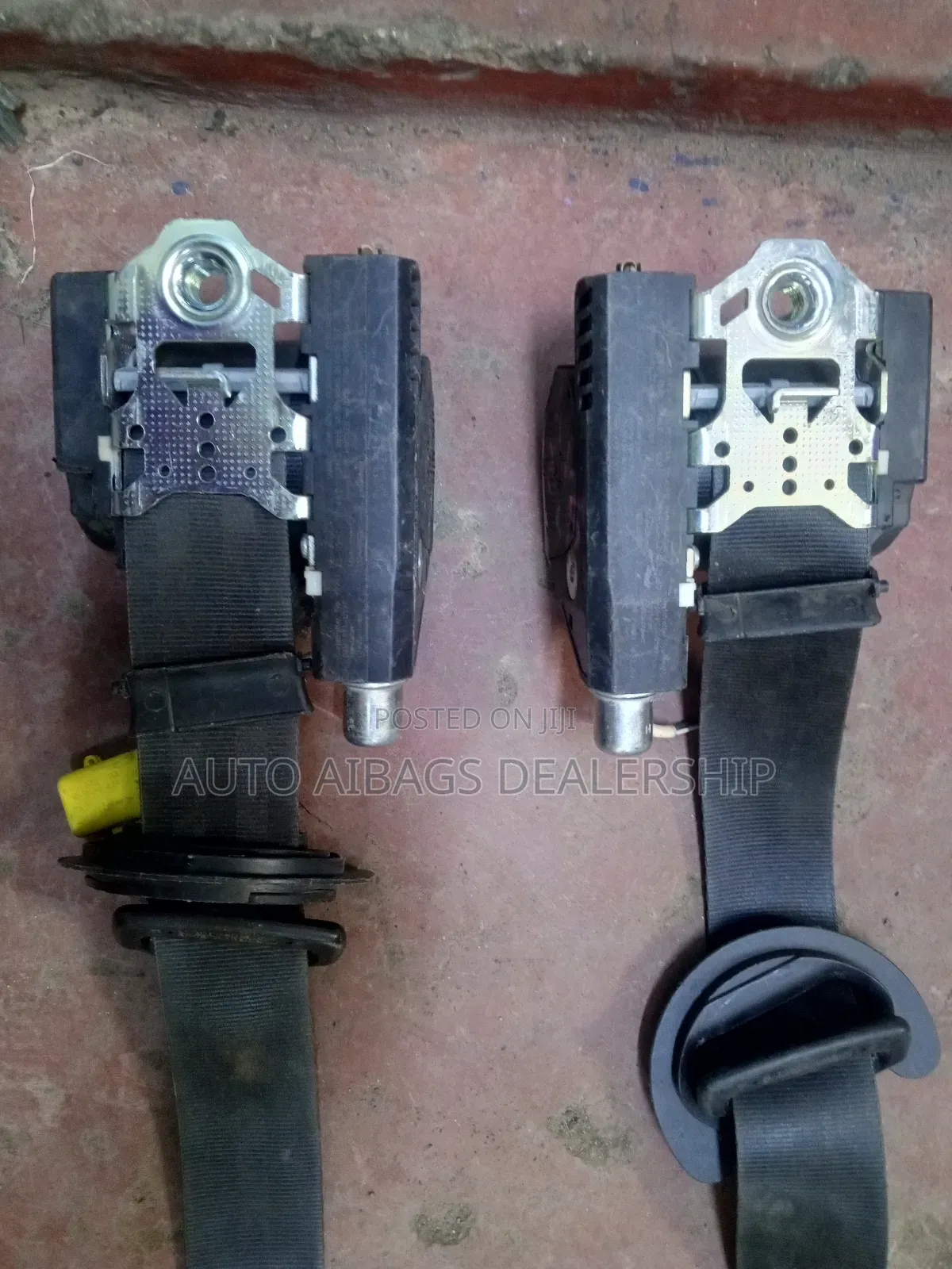 Volkswagen Tuareg Front Safety Belts Both.