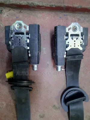 Volkswagen Tuareg Front Safety Belts Both.