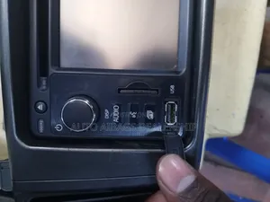 RAV4 Model 2015 Radio Full Compartment.