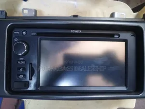 RAV4 Model 2015 Radio Full Compartment.