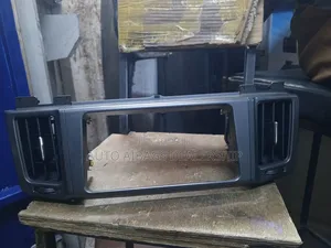RAV4 Model 2015 Radio Full Compartment.