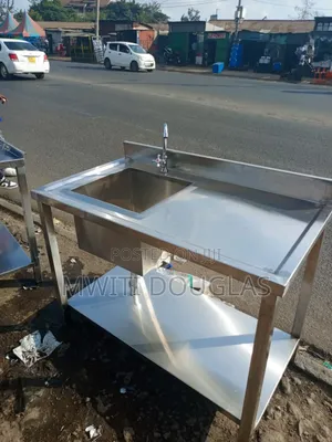 User Friendly Single Unit Sink With a Working Space
