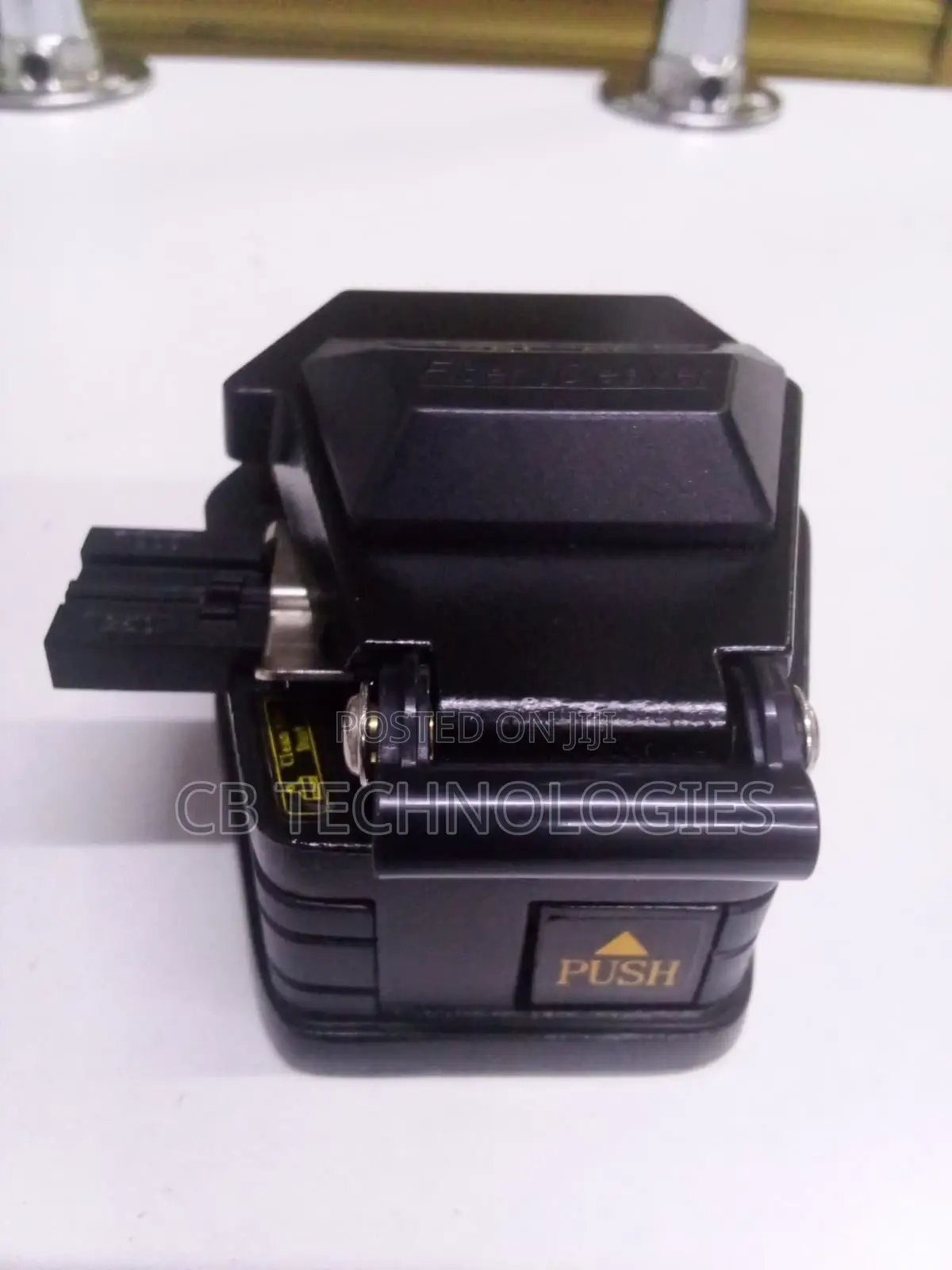 High Precision Fiber Cleaver