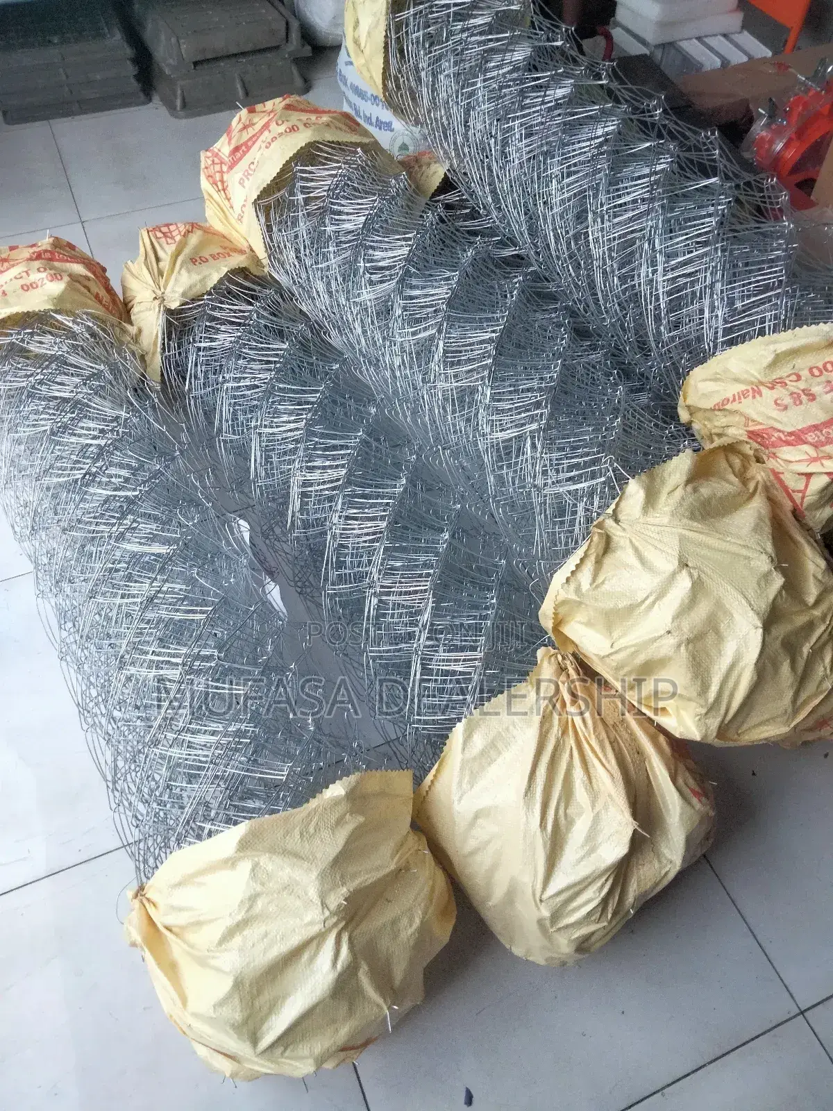 G.G 14 Chainlink Twisted Fence