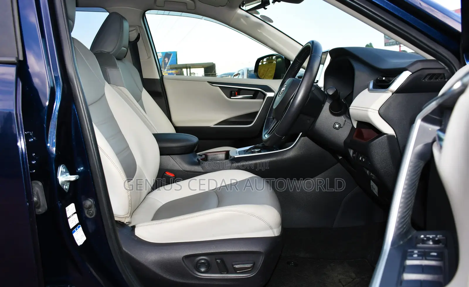 Toyota RAV4 2020 Blue