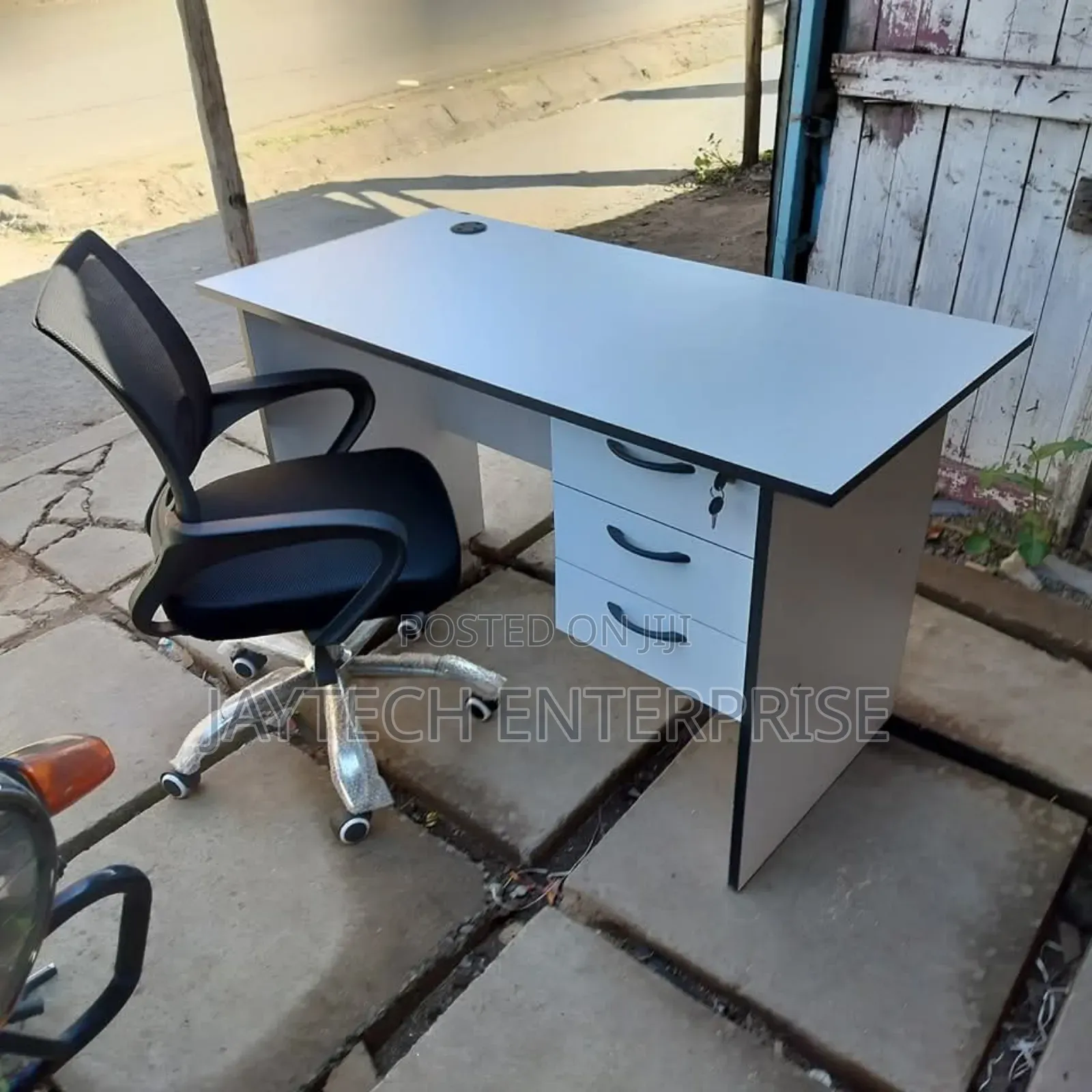Office Desk and Chair 1.2 MTRS