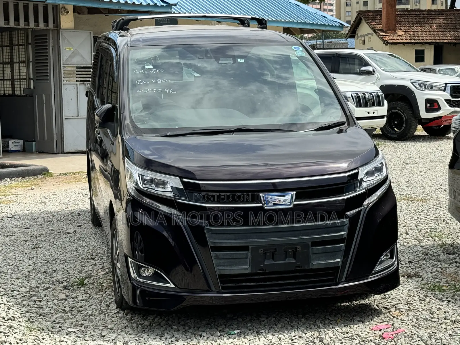 Toyota Noah 2018 Purple