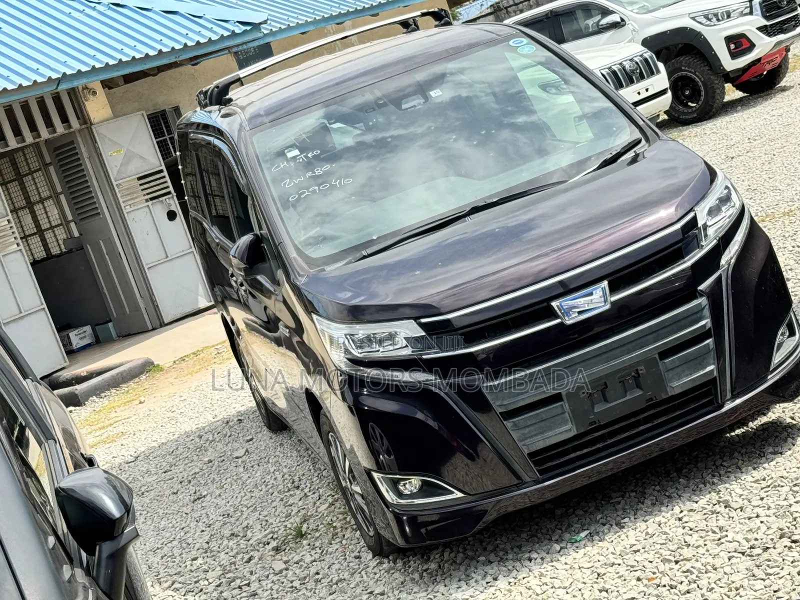 Toyota Noah 2018 Purple