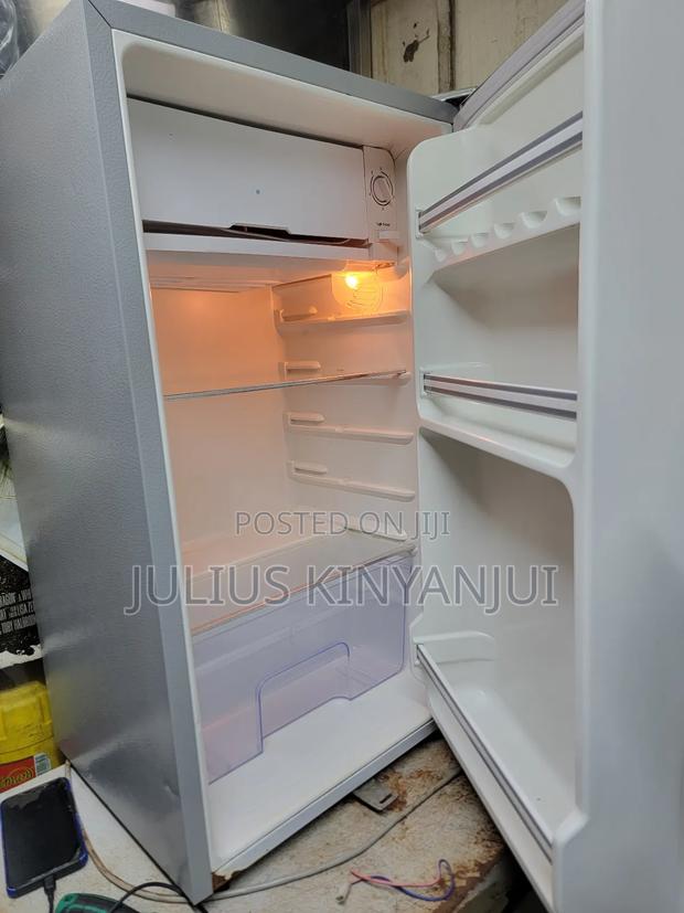 100L Compact Table Top Fridge - thumbnail 2