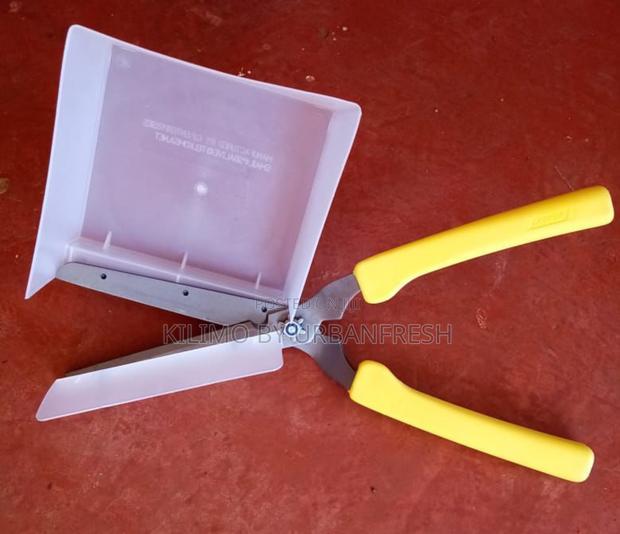 Manual Tea Plucking Sheers. - main view