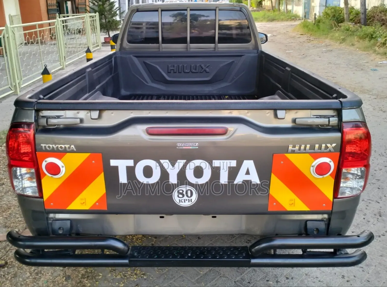 Toyota Hilux 2024 Brown