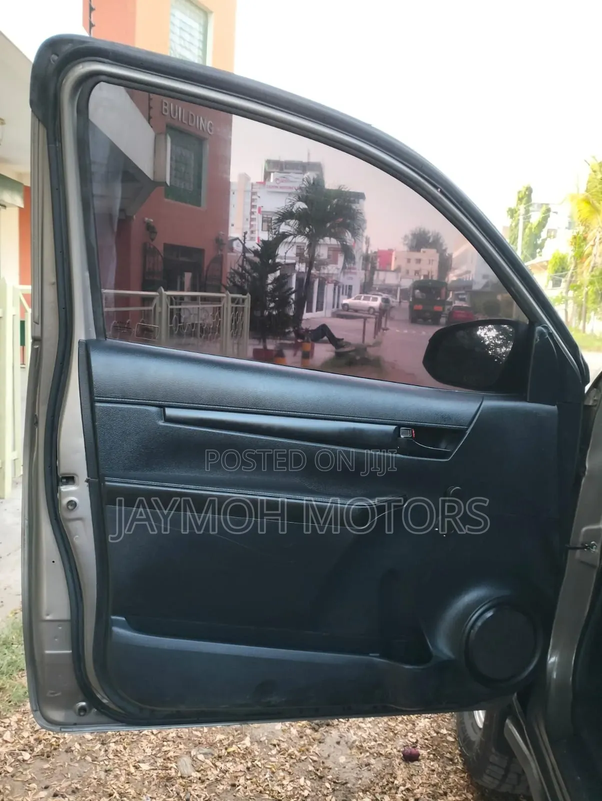 Toyota Hilux 2024 Brown
