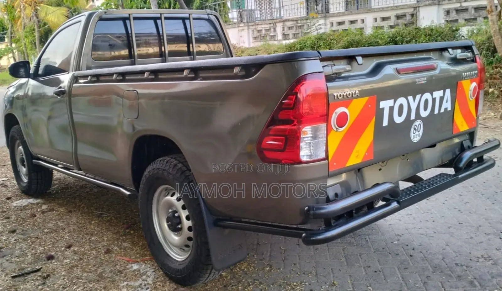 Toyota Hilux 2024 Brown