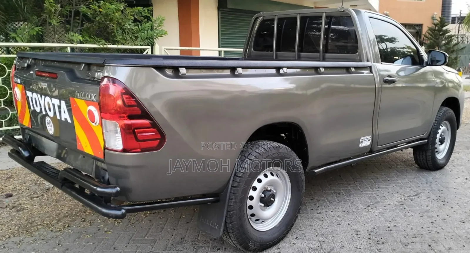 Toyota Hilux 2024 Brown