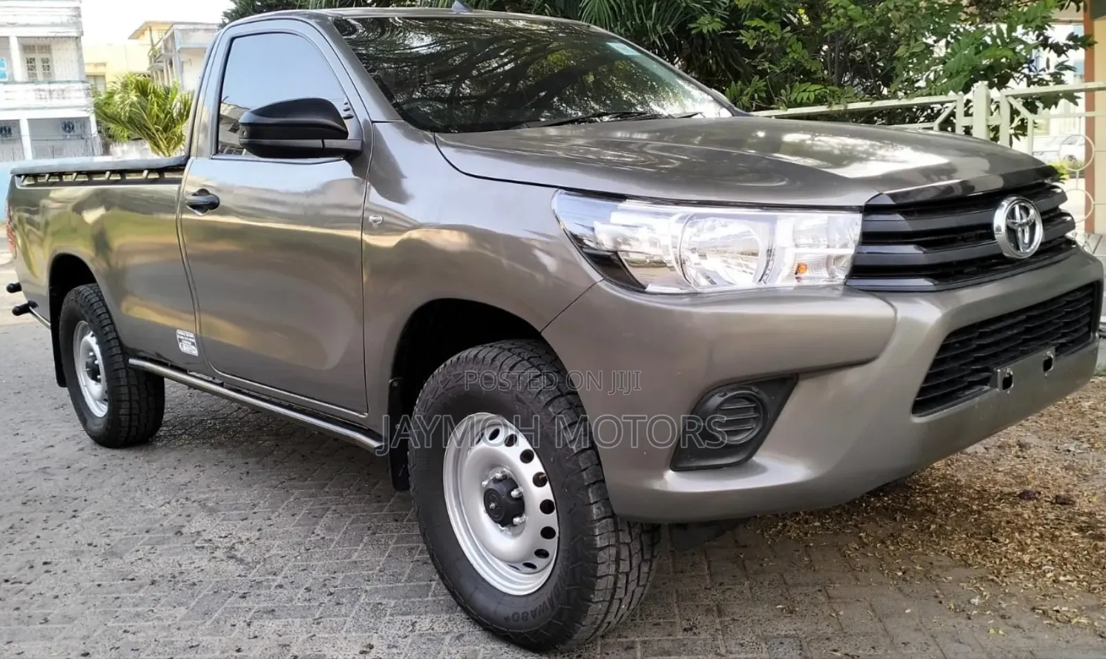 Toyota Hilux 2024 Brown