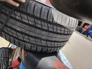 305/40r22 Roaddx