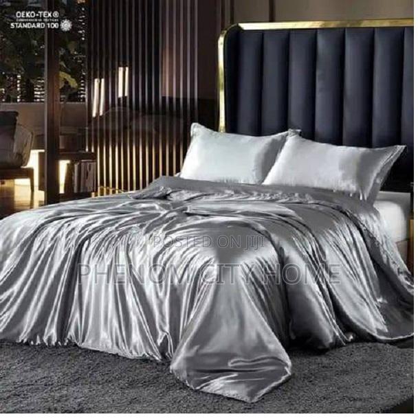 White and Silver Silk Duvet Cover Set - thumbnail 2