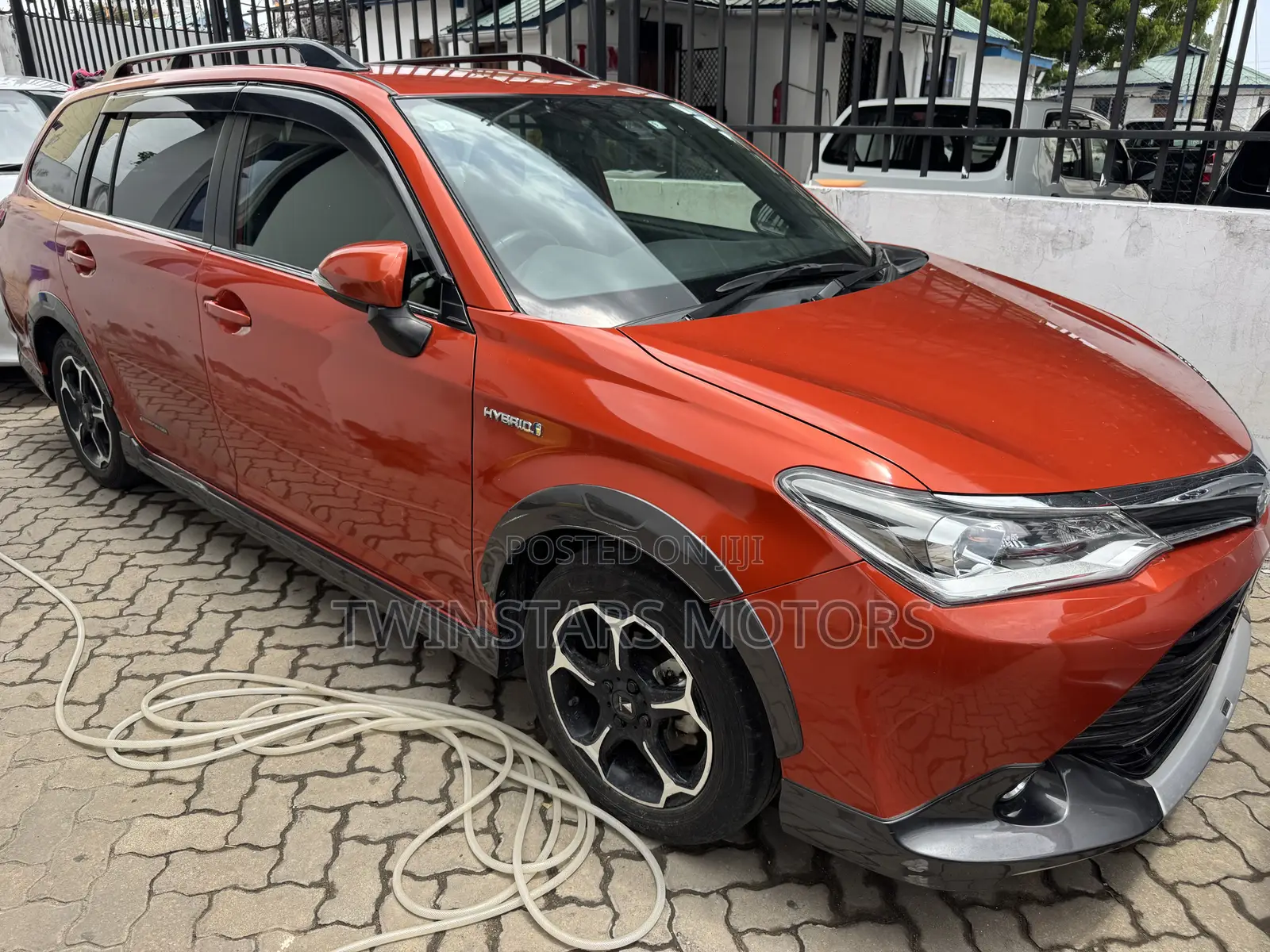 Toyota Corolla Fielder 1.5 Hybrid FWD 2018 Orange