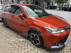 Toyota Corolla Fielder 1.5 Hybrid FWD 2018 Orange