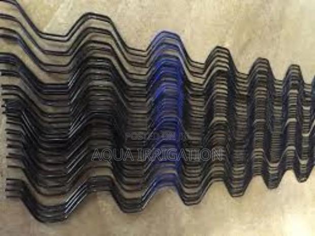 Rust-Free Zigzag Wire for Long-Lasting Hold - main view