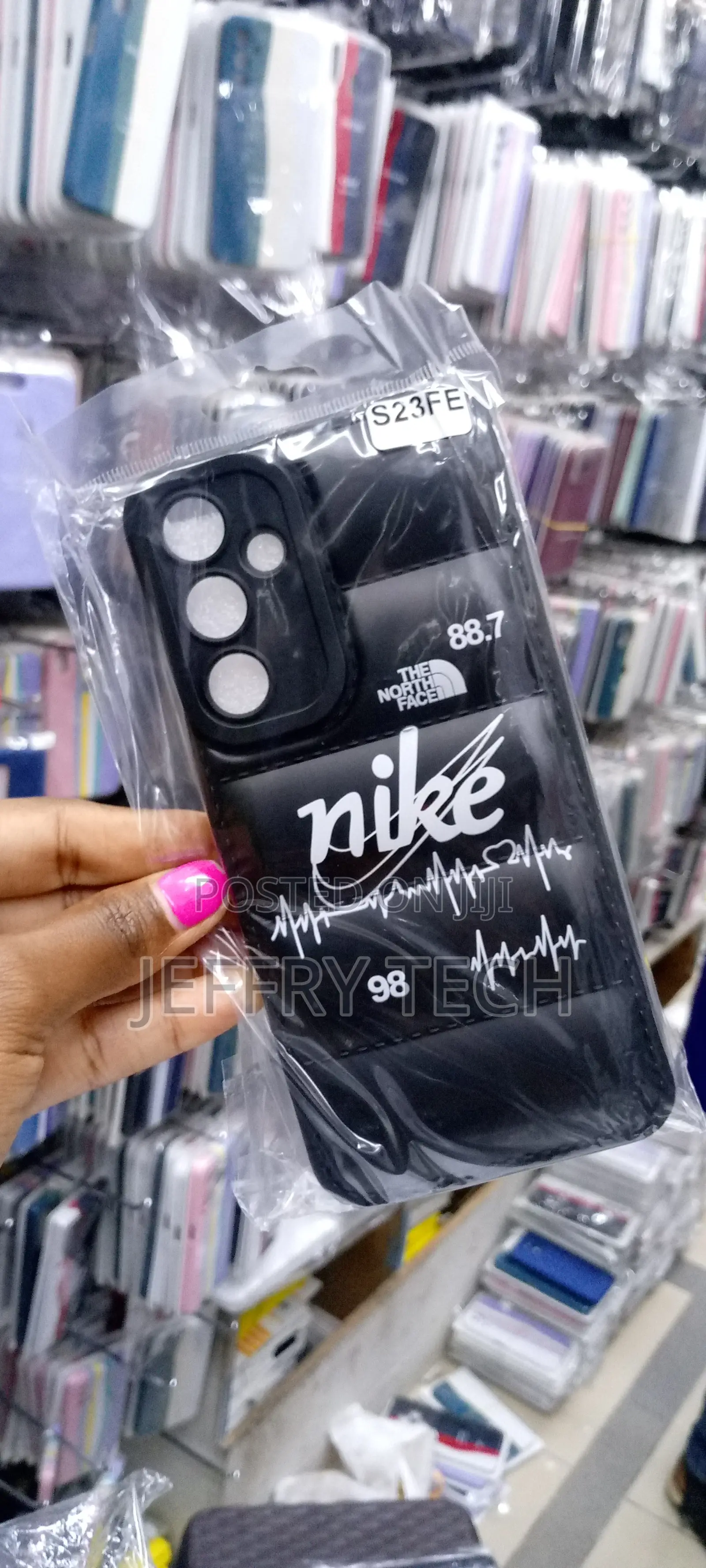 Luxury Nike Puffer Case (Samsung Galaxy S23 Fe Black)