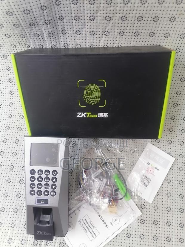 Outstanding F18 - Fingerprint Time Attendance