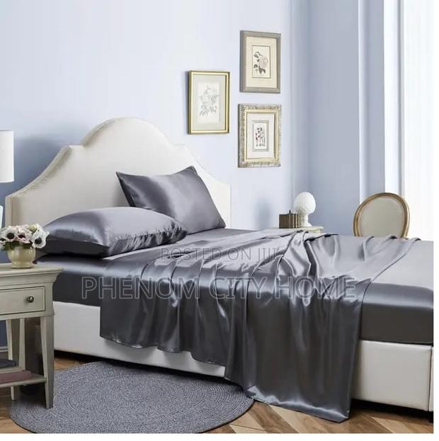 Green Soft Silky Luxury Fitted Bedsheet Set - thumbnail 2
