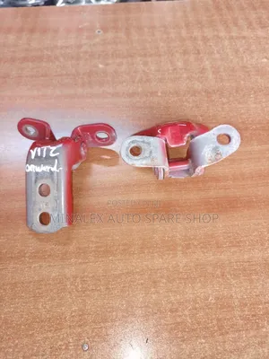 Front RHS Door Hinges Vitz Jewela
