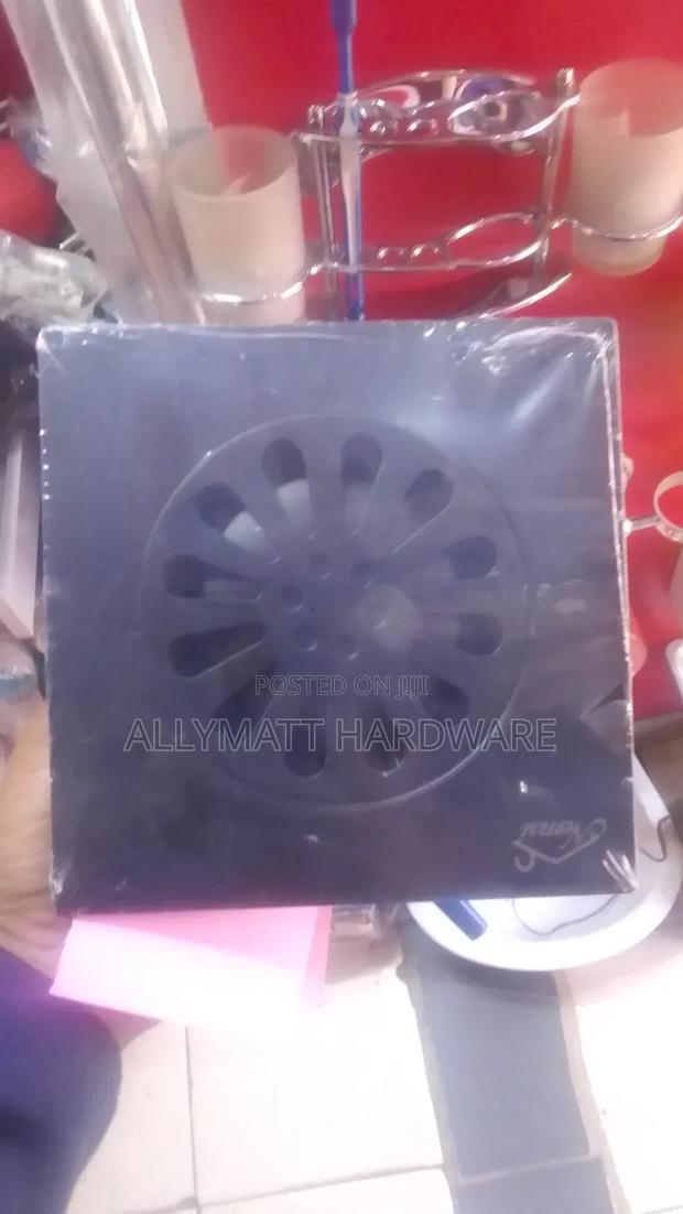 Modern Floor Trap Black - main view