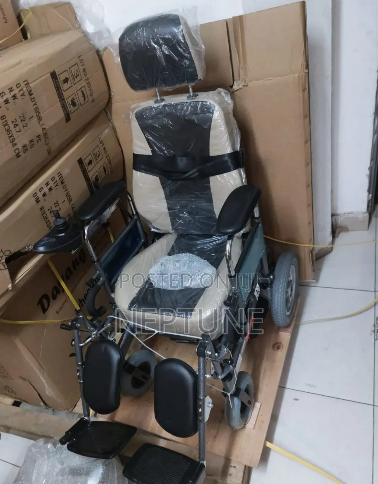 Electic  Wheelchair/Leather Wheelchair